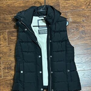 Abercrombie & Fitch Women's Quilted Black Vest